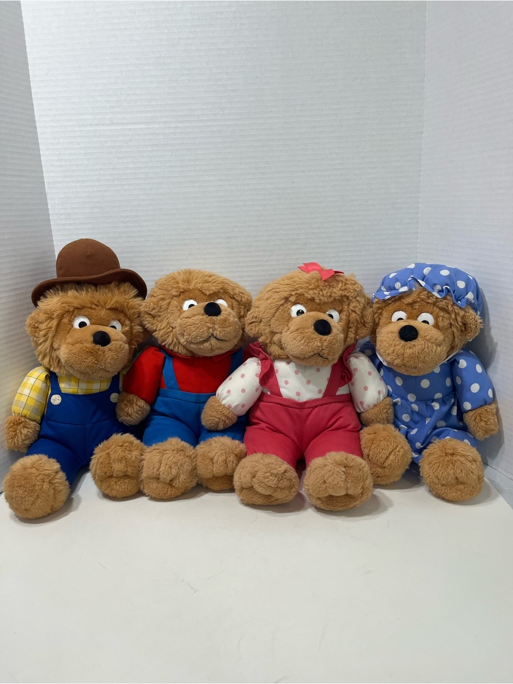THE BERENSTAIN BEARS plush set papa mama brother and sister stuffed animals toy